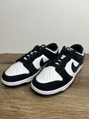 Nike Dunk Low SE “Suede Panda” Black White Sneakers Men’s Size 8